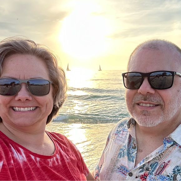 Hi!! I’m Michelle! 👋🏻 - Picture 5 of 8